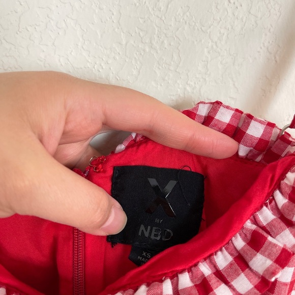 ❌SOLD❌ X by NBD Daimia Embroidered Dress in Red & White - Picture 5 of 8